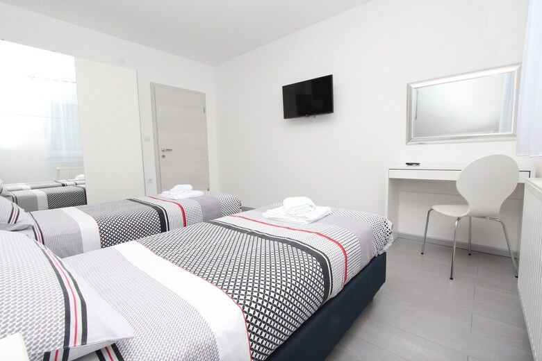 Apartment Karlo 1