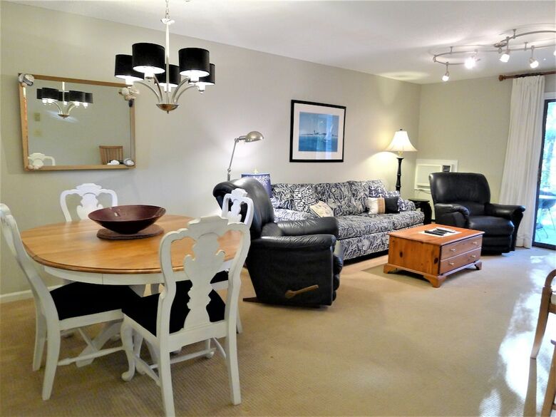 87 Chilton - 2 Bedroom Condo