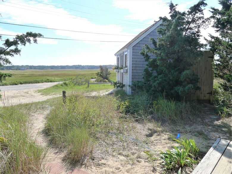 345 Harmes Way - 3 Bedroom House