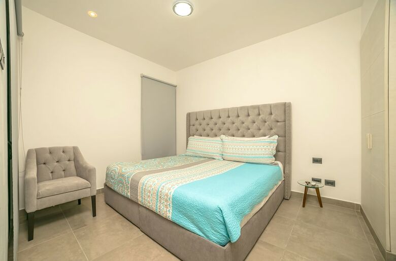 Quinto Sol Luxury Apartments By Mikitito Rentals