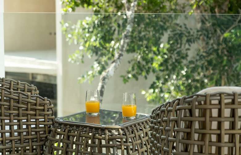 Quinto Sol Luxury Apartments By Mikitito Rentals