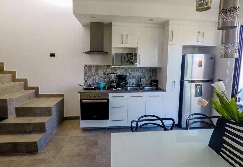 Quinto Sol Luxury Apartments By Mikitito Rentals
