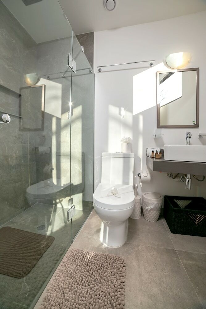 Quinto Sol Luxury Apartments By Mikitito Rentals