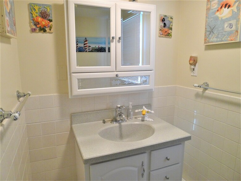 563 Pleasant Lake - 4 Bedroom House
