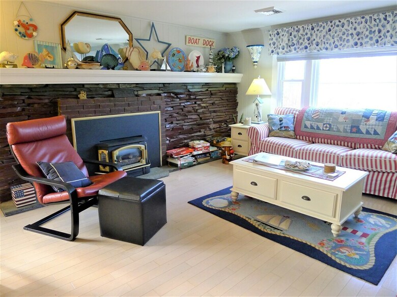563 Pleasant Lake - 4 Bedroom House