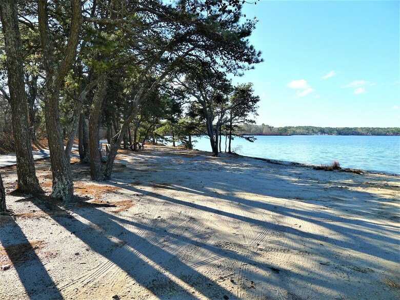 563 Pleasant Lake - 4 Bedroom House