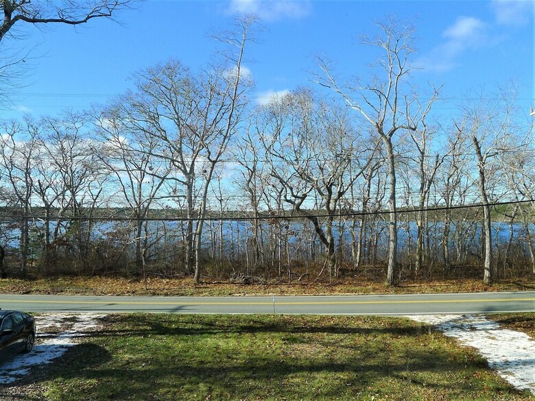 563 Pleasant Lake - 4 Bedroom House