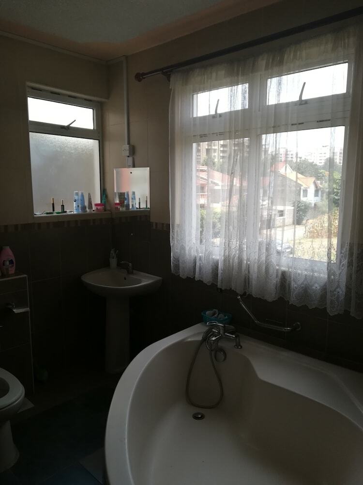 Apartamentos Nyayo Homecourts