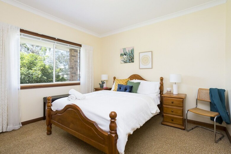 South Coast Getaway House Sleeping 8 Guests