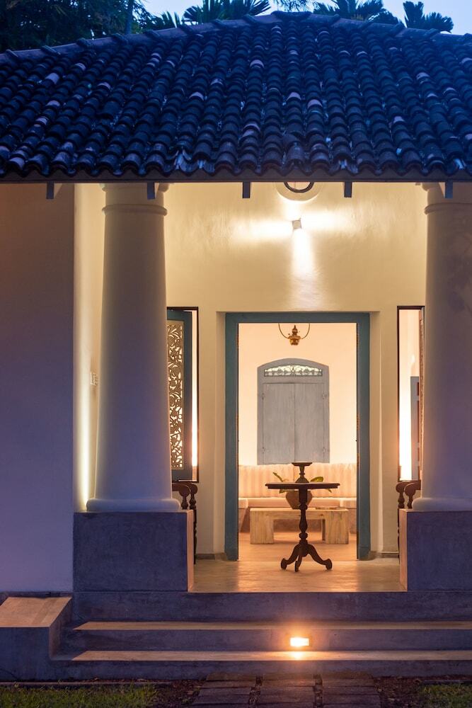 Hotel Stay At Kalahe