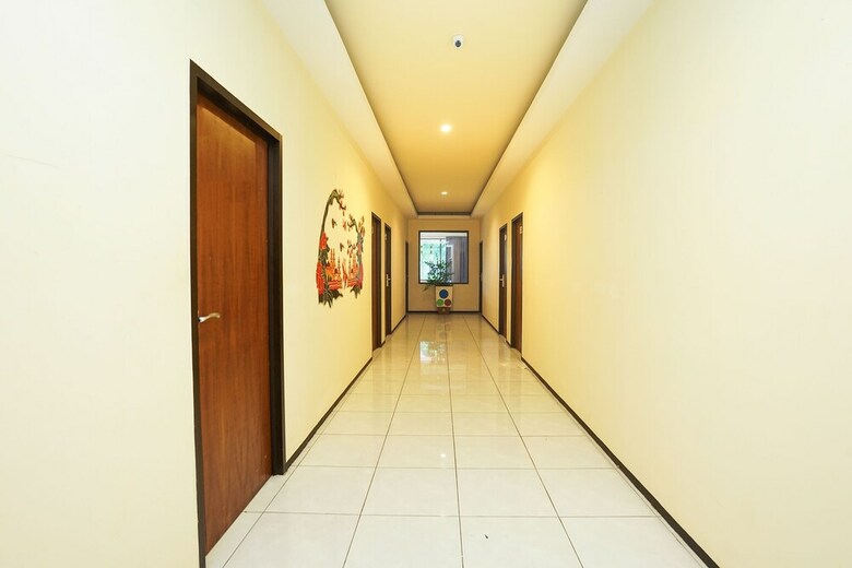 Hostal Oyo 275 Hotel Kita