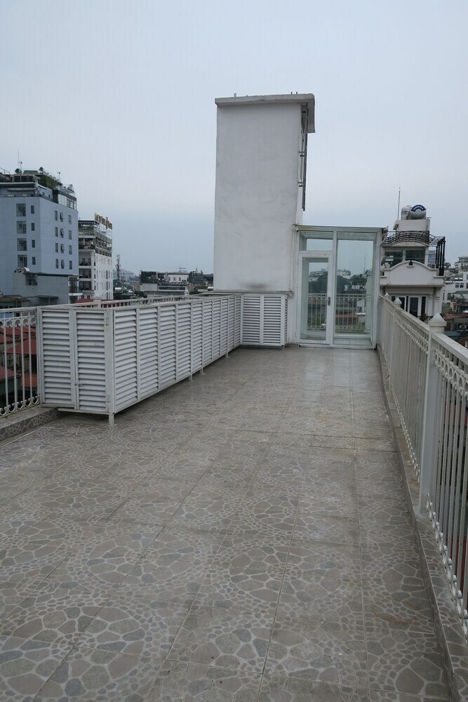 Monsieur Diesel Hang Bac Hotel