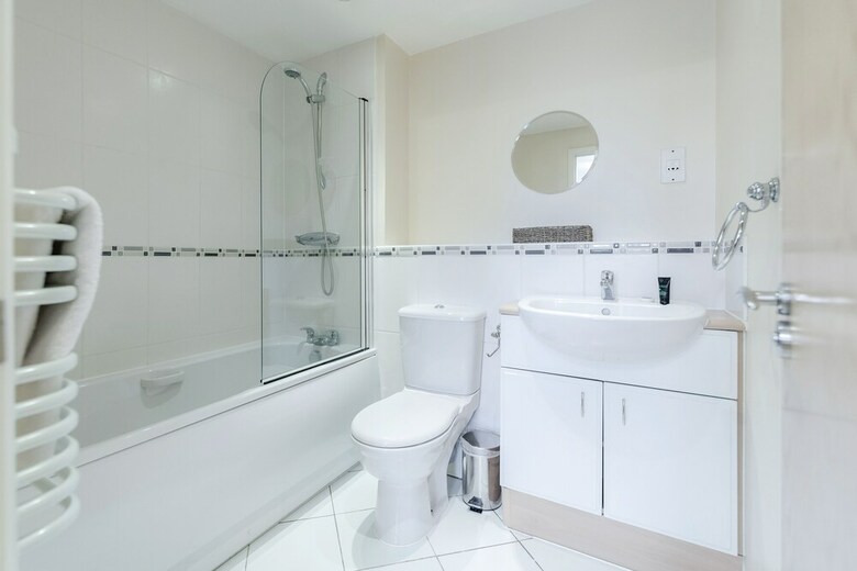 Roomspace Apartments-courtyard Guildford