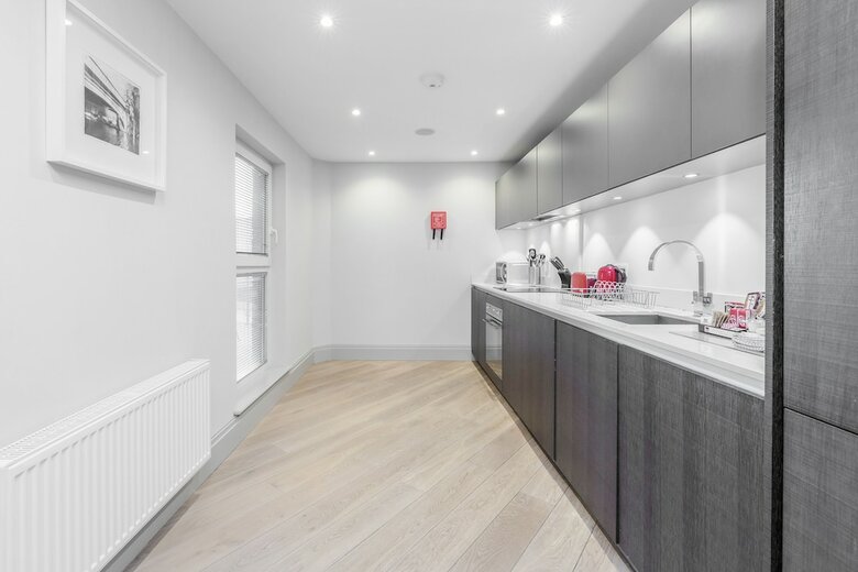 Roomspace Apartments -the Quadrant