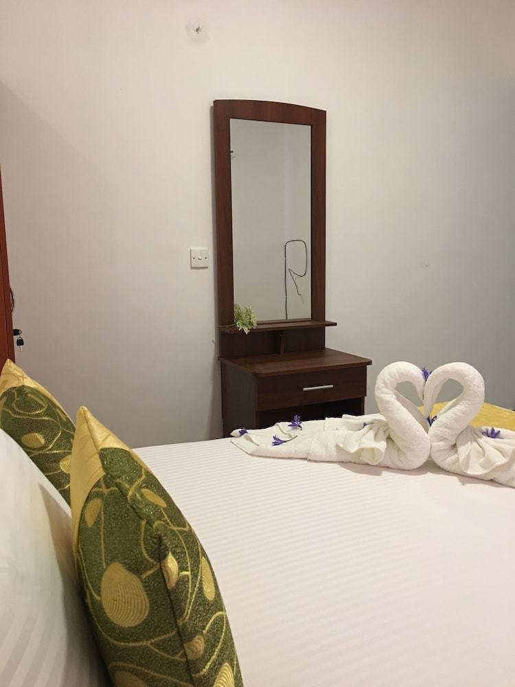 Hotel Golden Grove Villa