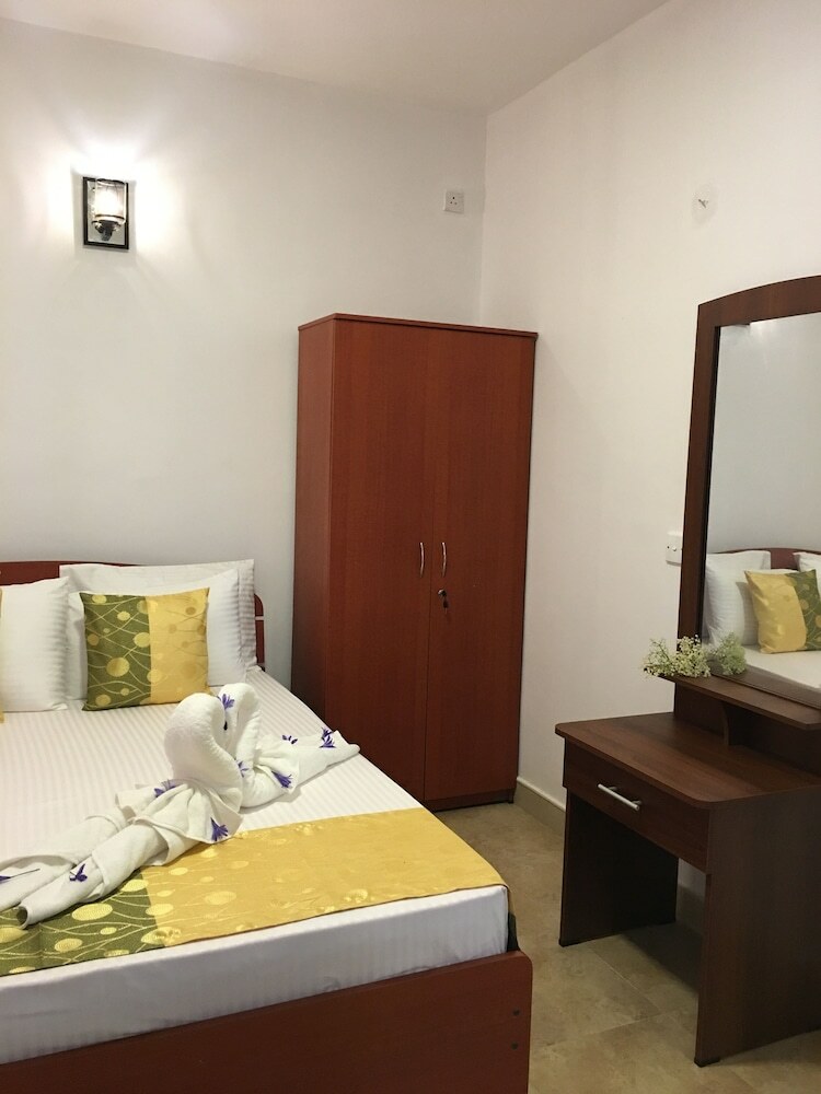 Hotel Golden Grove Villa