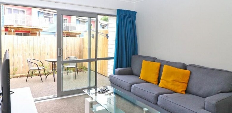 2 Brm Apartment 4 On Jones Crescent