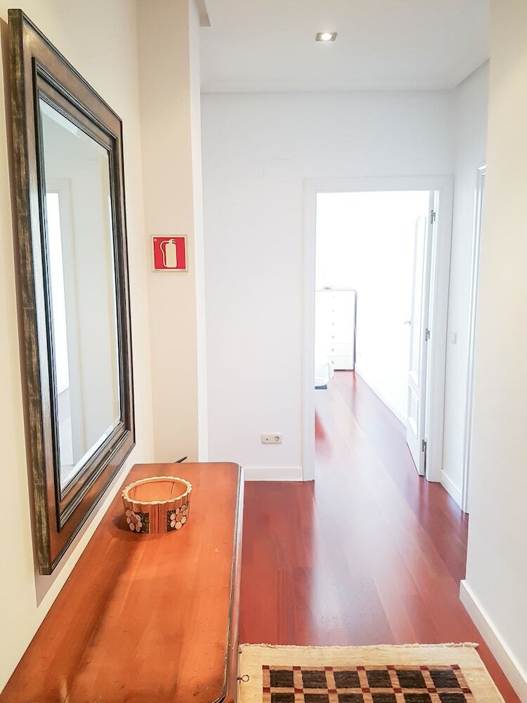 Modern Apartment With Stunning Views