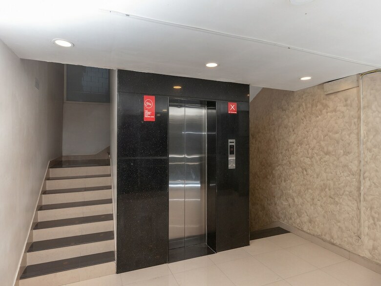 Hotel Oyo 4617 Lotels Serviced Apartment