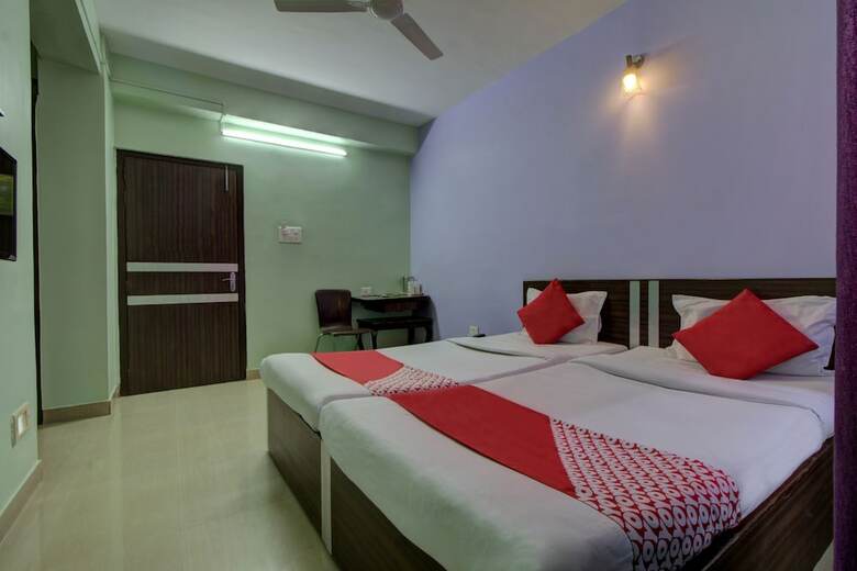 Oyo 4843 Hotel City Palace