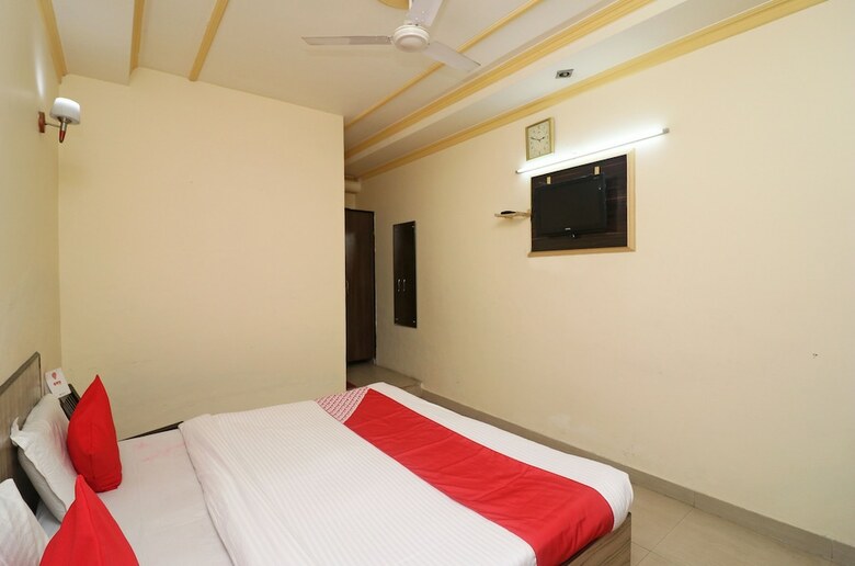 Hotel Oyo 24951 Vaibhav Palace