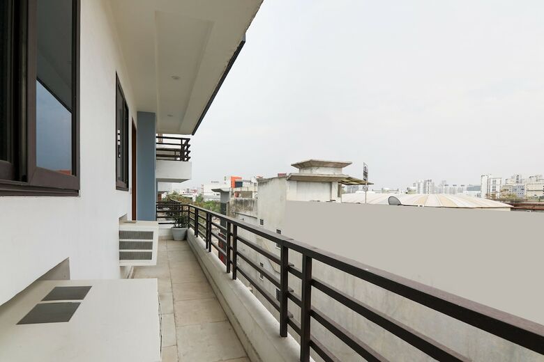 Hotel Oyo 16685 Silverkey Cd Sohna Road
