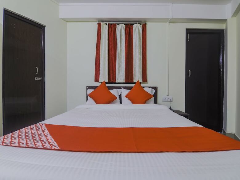 Hotel Oyo 18759 Nirvana Guest House
