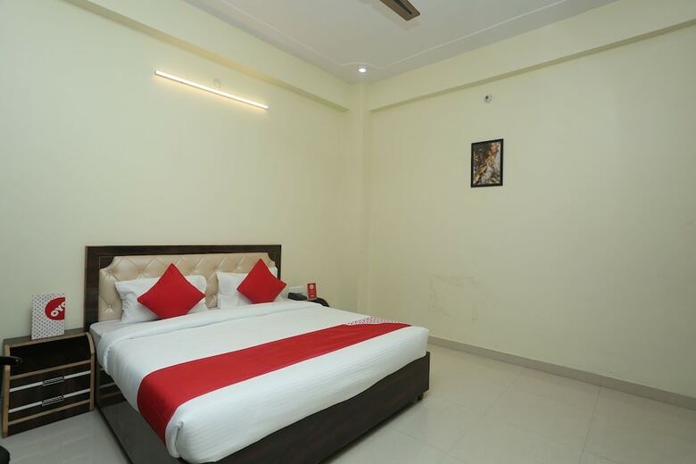 Hotel Oyo 16995 Sr Blessings