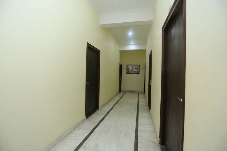 Hotel Oyo 16995 Sr Blessings