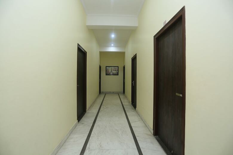 Hotel Oyo 16995 Sr Blessings