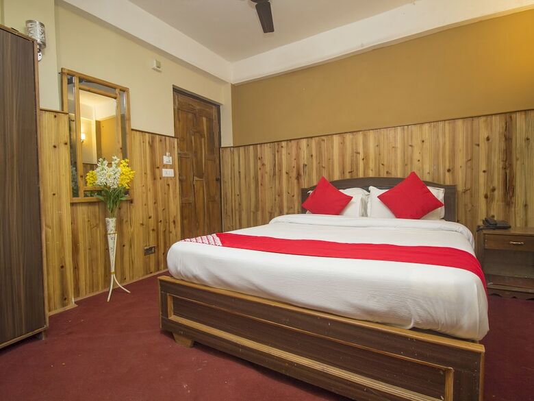 Hotel Oyo 23409 Lama Dhim