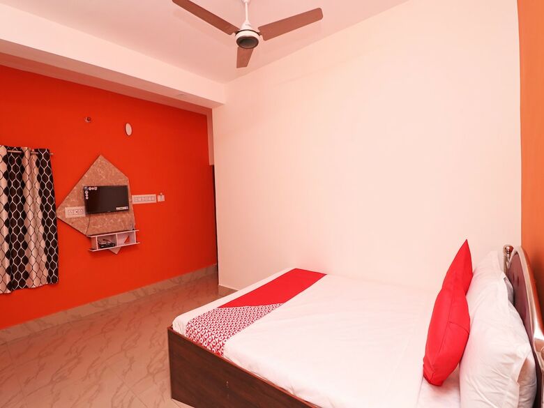Hotel Oyo 16496 Trinayani Atithi Niwas