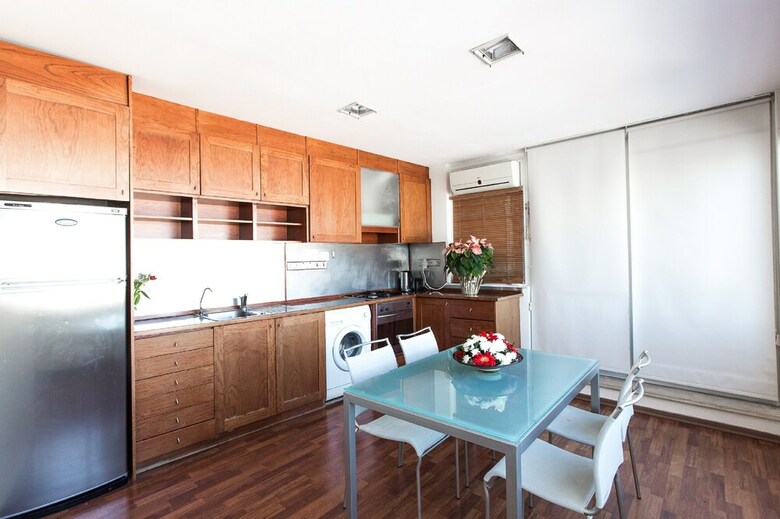 Laila's Seaview Penthouse Apartments