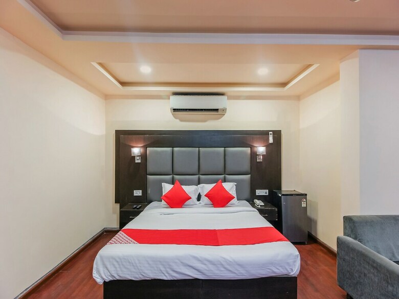 Oyo 22412 Flagship Hotel Sai Prakash