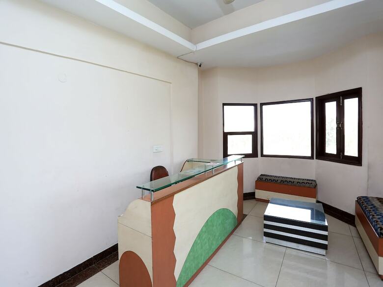 Hotel Oyo 19567 Shimla Resort