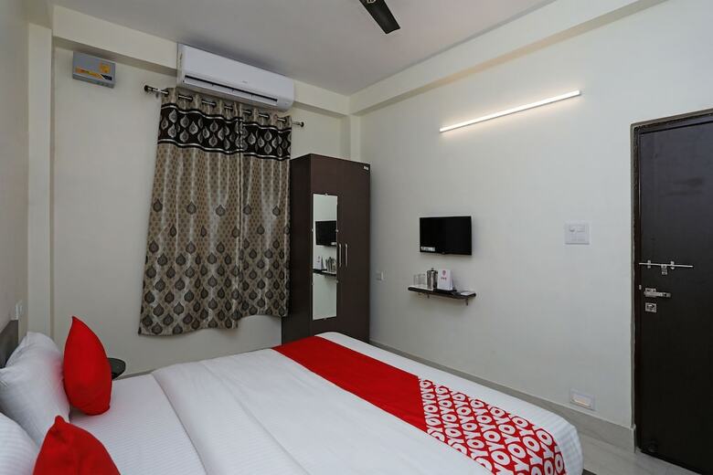 Hotel Oyo 16708 Sada Shiv Guest House