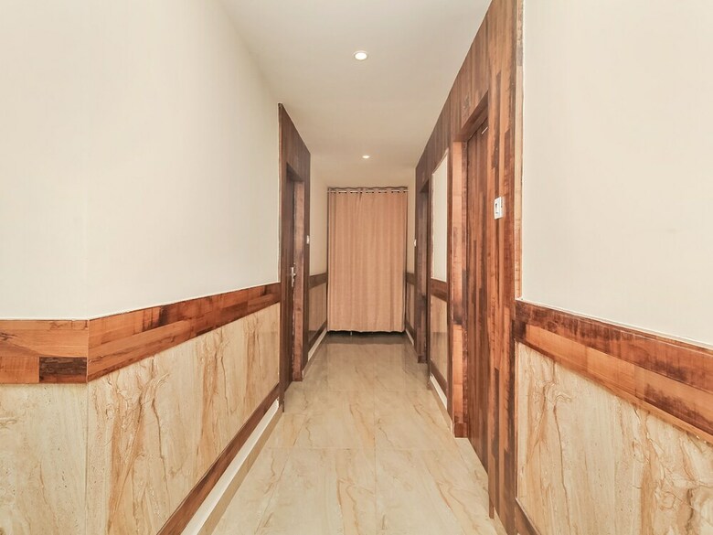 Capital O 24450 Hotel Surabhi