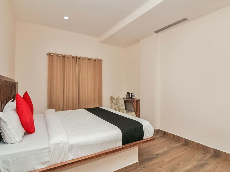 Capital O 24450 Hotel Surabhi