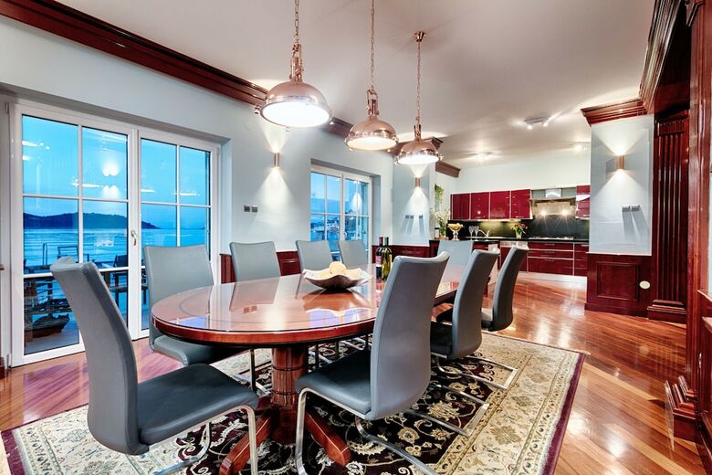 Apartments Donna With Sea View