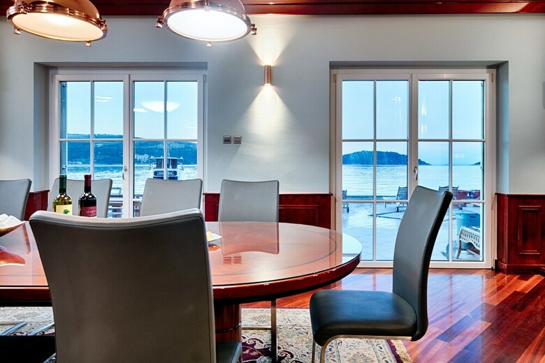 Apartments Donna With Sea View