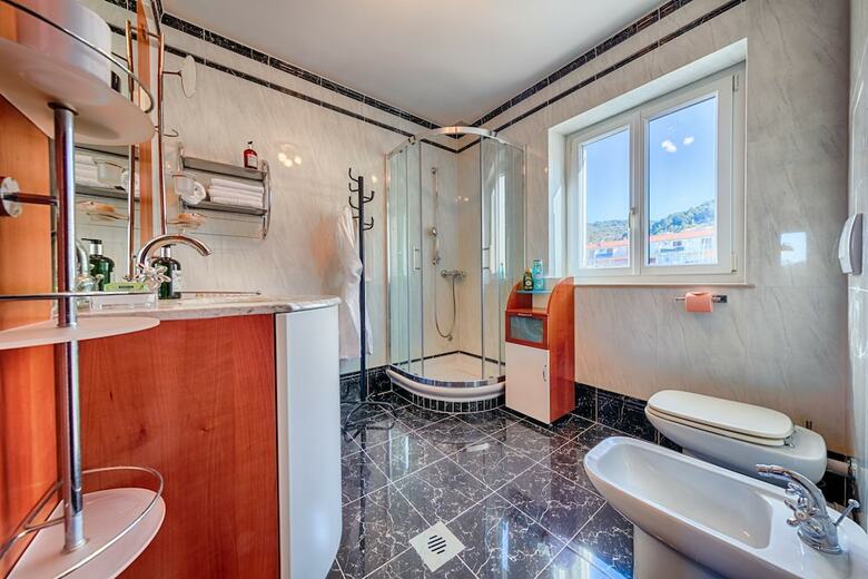 Apartments Donna With Sea View