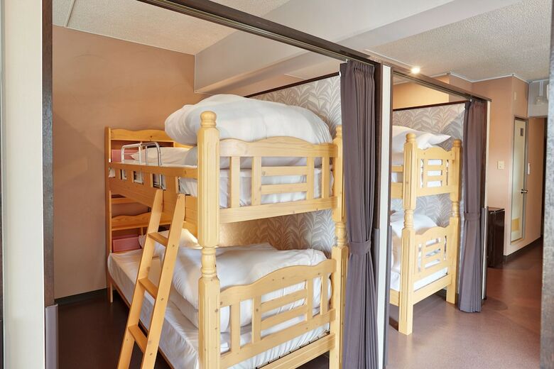 Hostal Guest House Hostel Taira