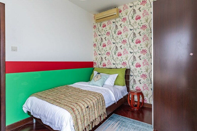 Locals Boutique Apartment  Huafa  No.4