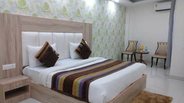 Airport Hotel Mahal