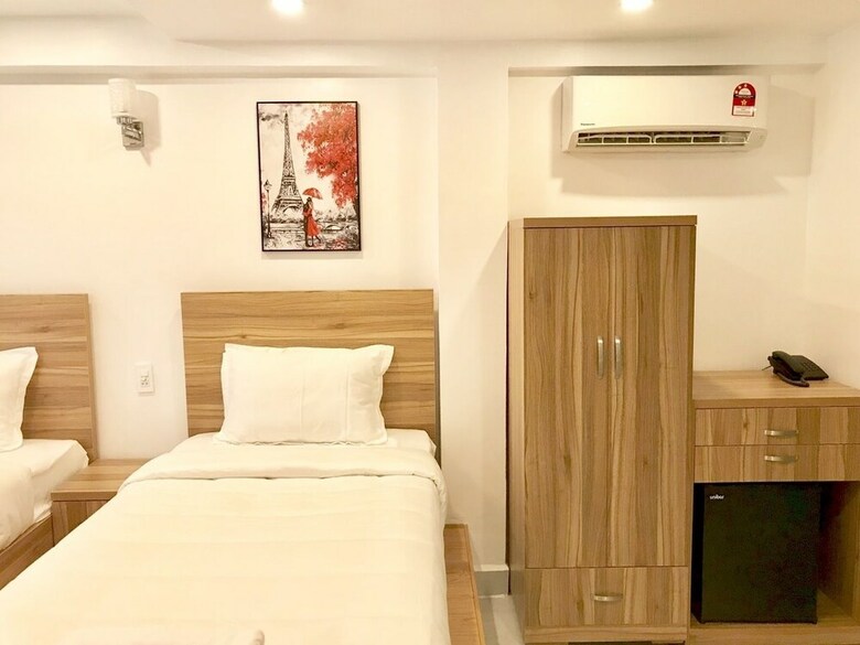 Louis Hotel - Bui Vien Walking Street
