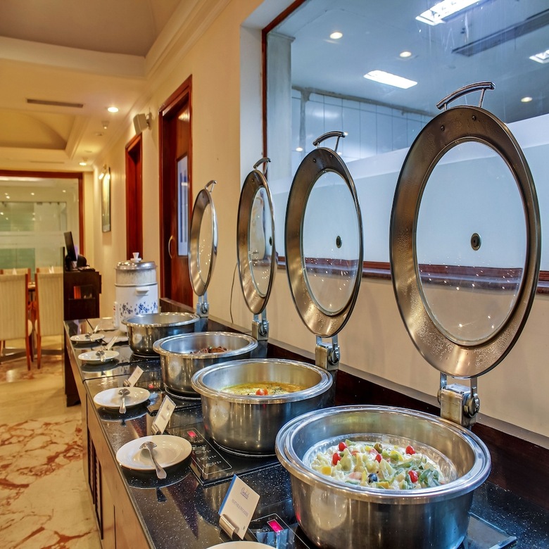 Hotel Royal Sarovar Portico