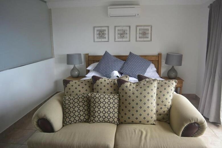 Hotel Beach Retreat Guest House