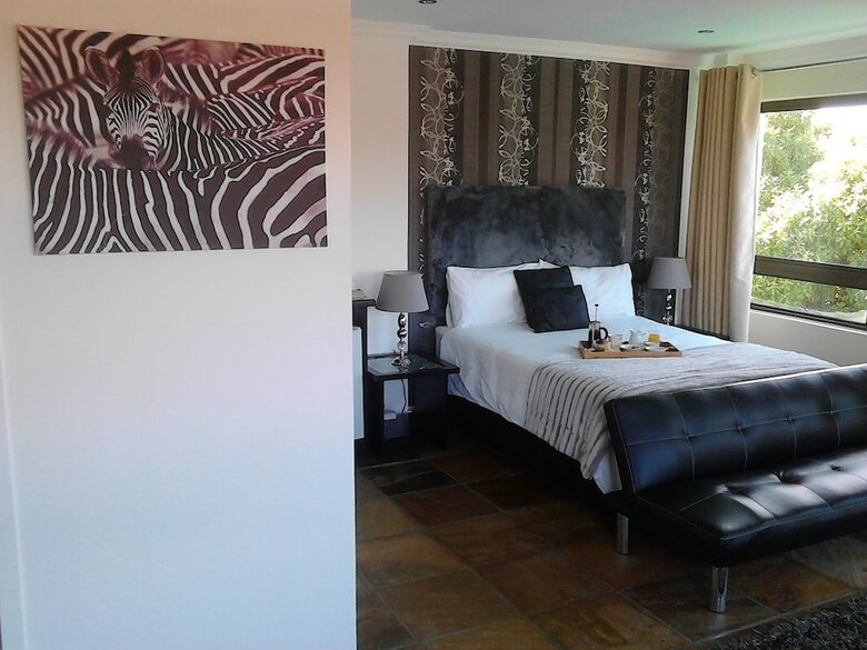 Hotel Port House