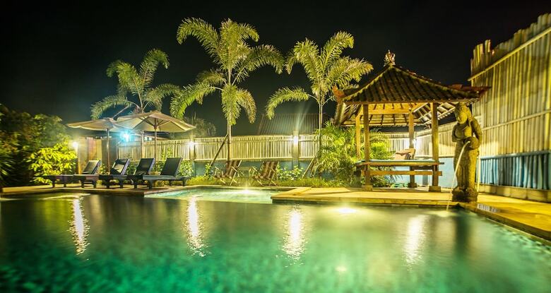 Bed & Breakfast Warisan Villa By Yom