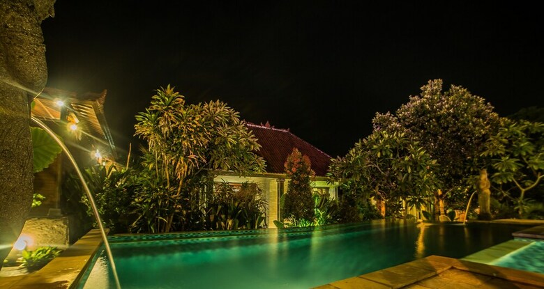 Bed & Breakfast Warisan Villa By Yom